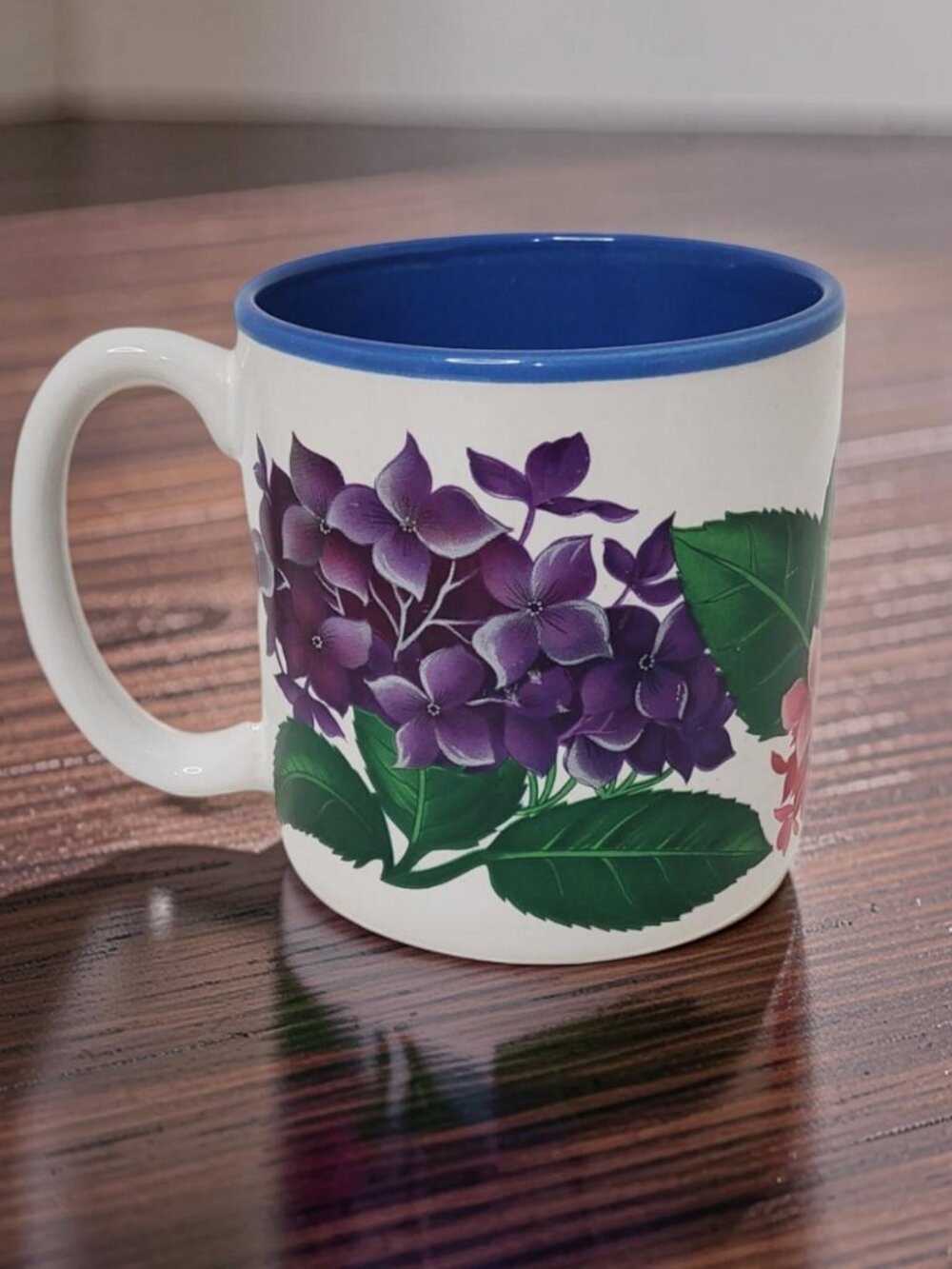 Vintage Jane Bowen Hygrangea Coffee/ cocoa/ tea Mug by Flowers Inc Balloons 1991